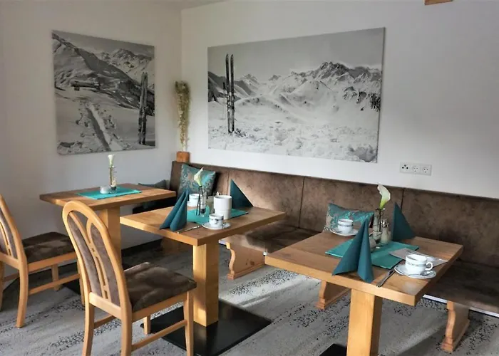 Alta Montagna Oda ve Kahvaltı Mathon