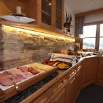 Alta Montagna Bed & Breakfast 3*