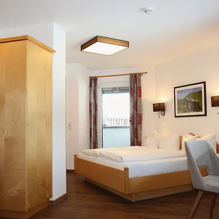 Alta Montagna Bed & Breakfast *