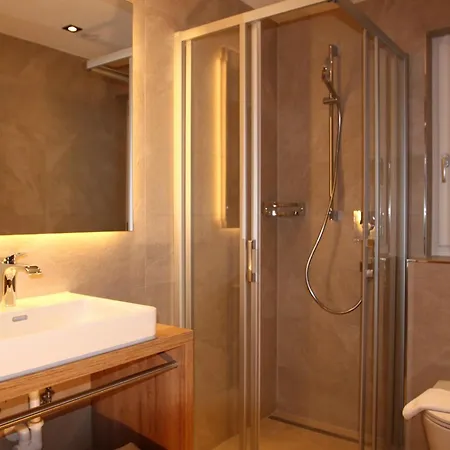 Alta Montagna Bed & Breakfast Mathon