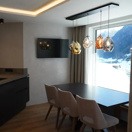 Alta Montagna Bed & Breakfast *